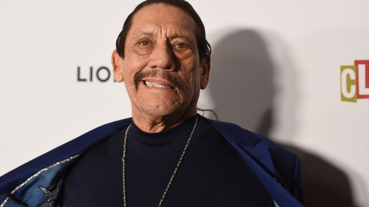 Danny Trejo golpeó a un hombre que arrojó agua a su vehículo.