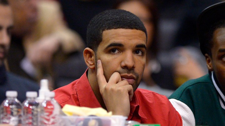 Drake en alerta tras inundación de su vivienda.