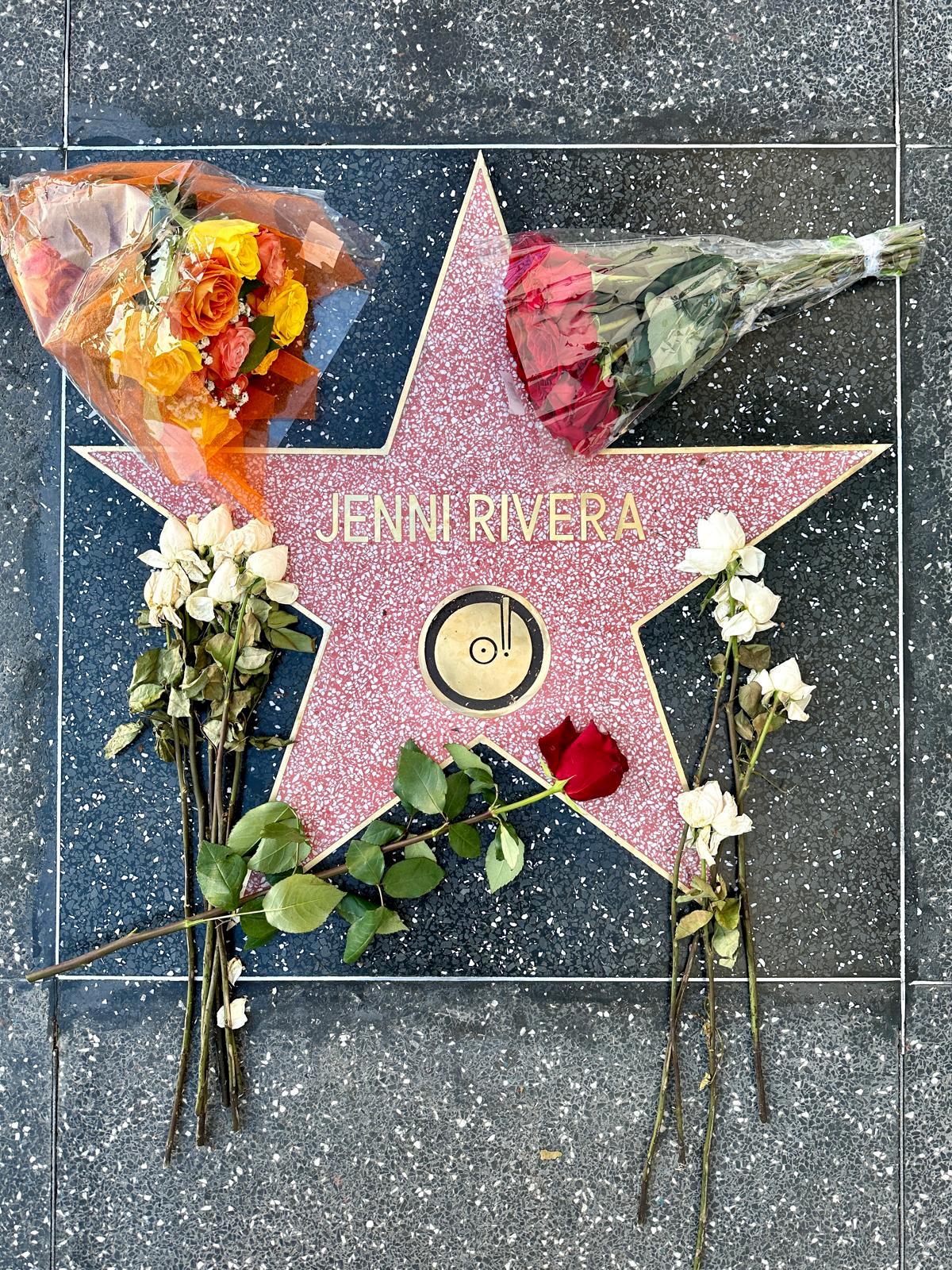 La estrella de Jenni Rivera en el Paseo de la Fama de Hollywood fue develada el 28 de junio.