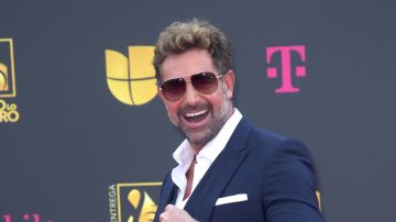 Gabriel Soto reveló que fue a terapia de pareja con Irina Baeva.