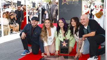 Los hijos de Jenni Rivera develaron la estrella póstuma de la cantante en el Paseo de la Fama de Hollywood.