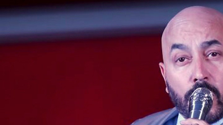 Lupillo Rivera expresó su molestia con las presentadoras de 'La mesa caliente'.