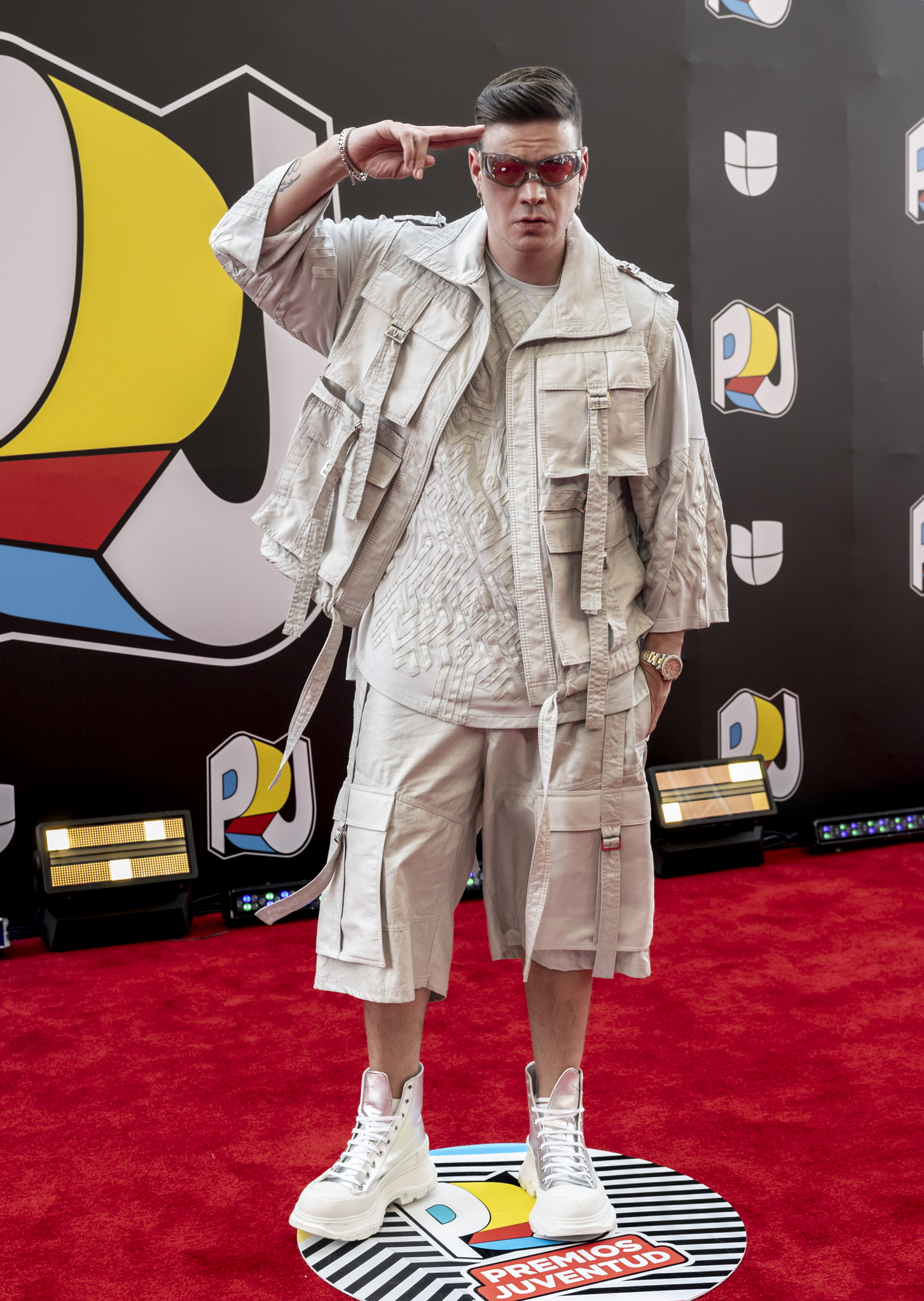 Marko Pérez en la alfombra roja de los Premios Juventud.