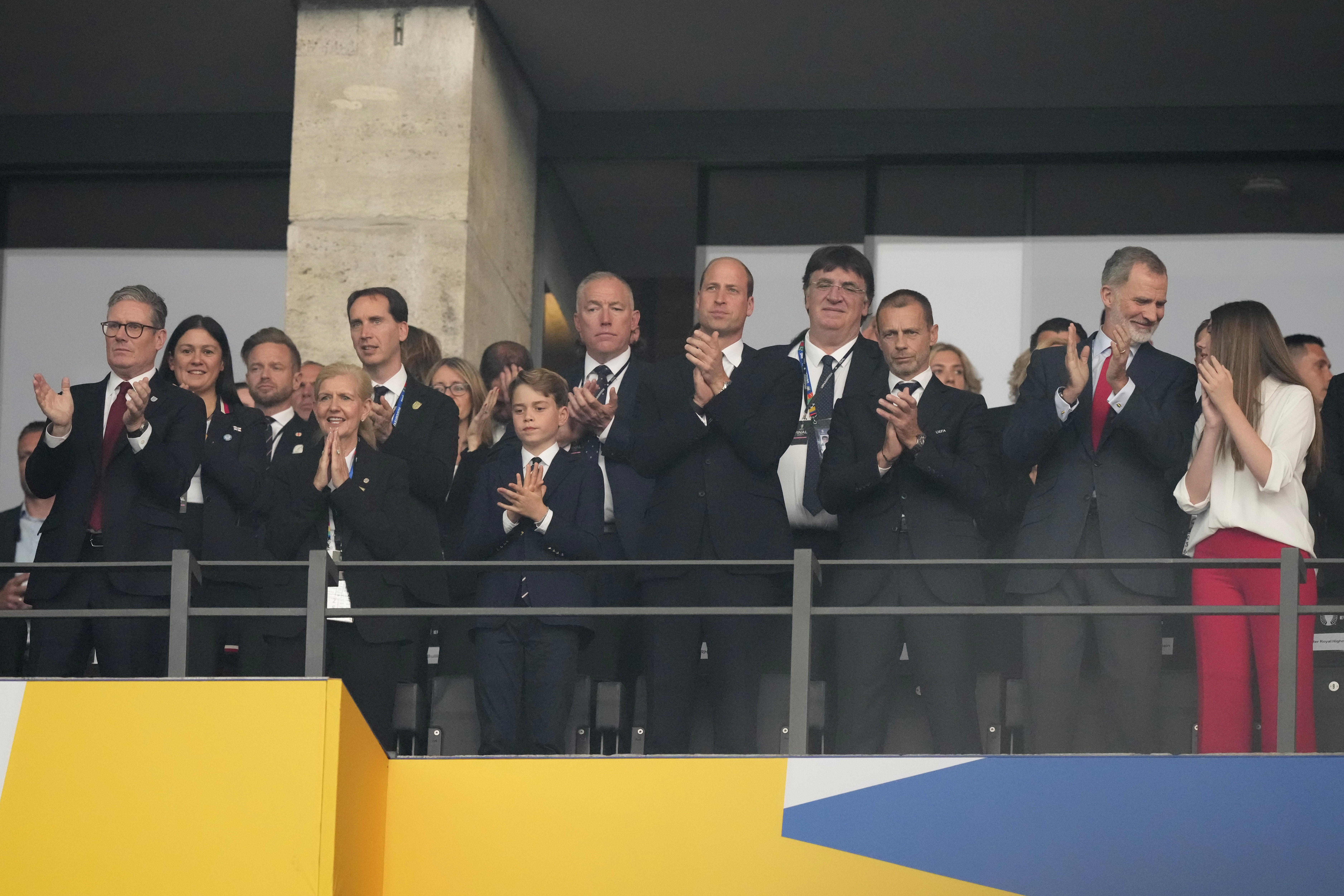 El príncipe William y el Rey Felipe VI comparten juntos en la final de la Euro Copa 2024 entre España vs. Inglaterra.