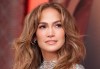 Jennifer Lopez luce un rostro preocupante para sus fans.