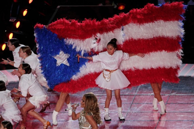 Emme ha demostrado tener talento para cantar. Estuvo con su madre en la presentación musical de JLo y Shakira en el Super Bowl de 2020.