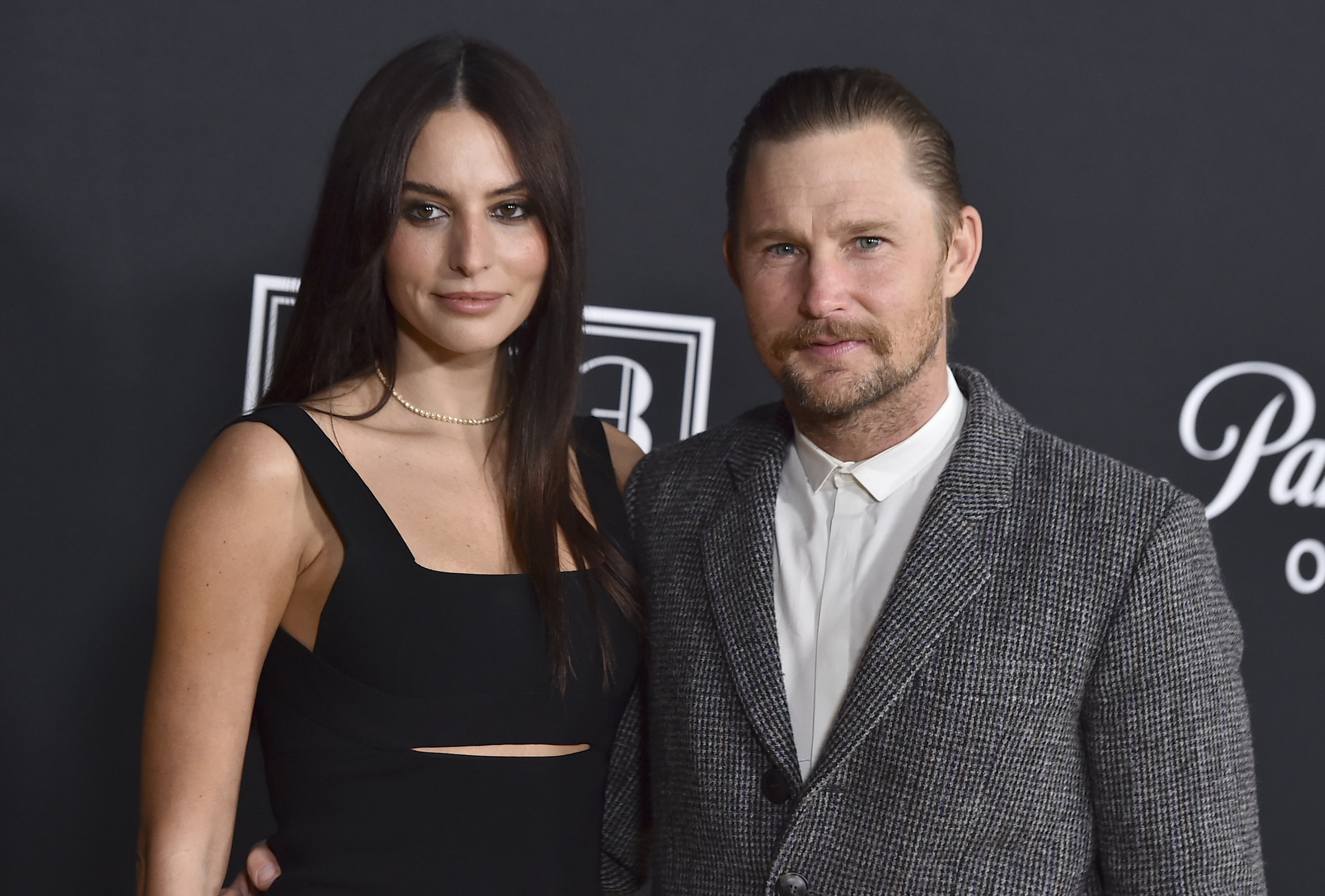 Génesis Rodríguez junto a su novio Brian Geraghty en el estreno de ‘1923’ en Los Ángeles. 2 de diciembre de 2022.