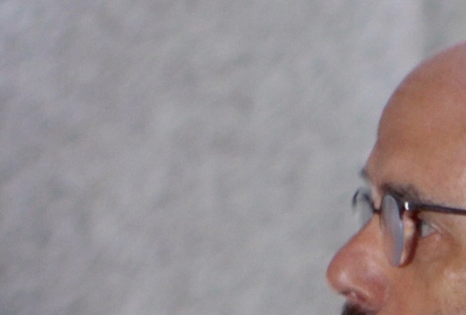 Amanda Bynes junto a su abogado Gerald Shargel llegando a una audiencia judicial en Nueva York por acusaciones de que arrojó una pipa de marihuana por la ventana de su apartamento en el piso 36 de Manhattan. Un juez le otorgó a la madre de Amanda Bynes la tutela de la ex actriz infantil.