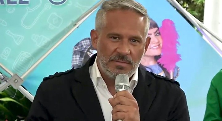 Arath de la Torre y Ricardo Peralta tienen otra tensa conversación.