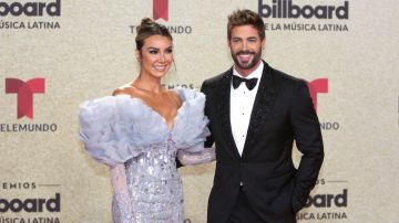 Elizabeth Gutiérrez y William Levy estarían juntos de vacaciones familiar en Grecia.