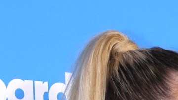 Guaynaa borra sus fotos con Lele Pons.