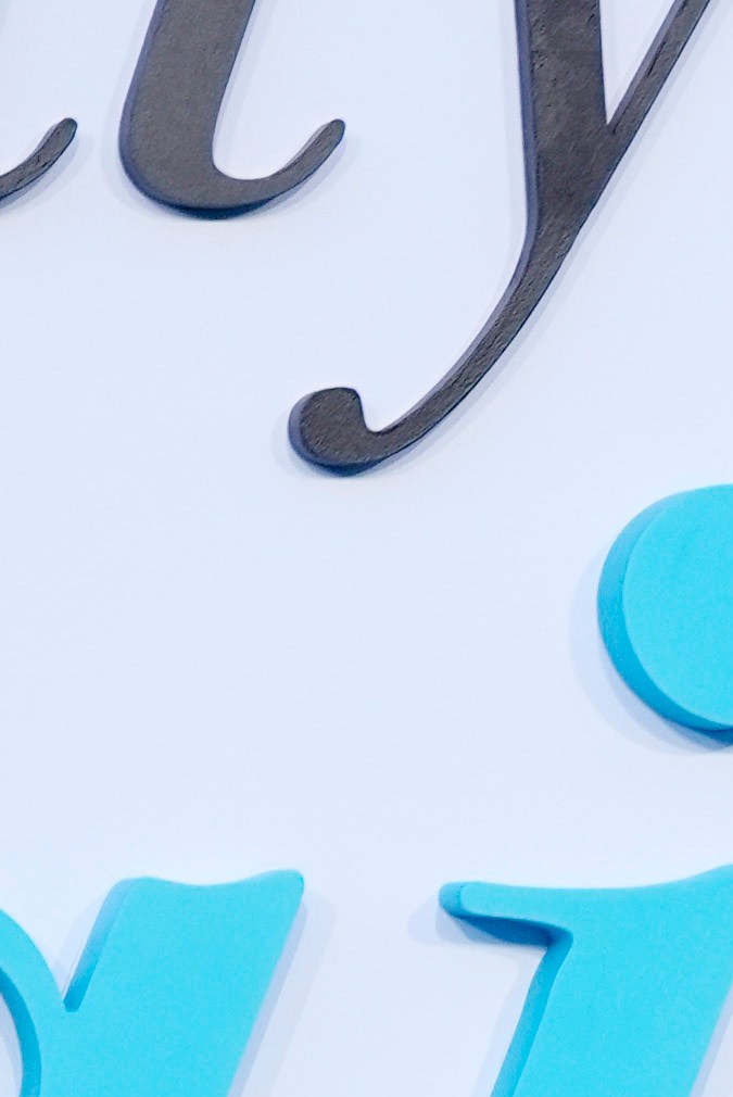 Zac Efron posa en el estreno de la película de Netflix ‘Un asunto familiar’ en el Egyptian Theatre, el jueves 13 de junio de 2024, en Los Ángeles.