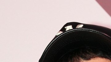 Anuel AA aparece al lado de Gerard Piqué y las redes estallan.