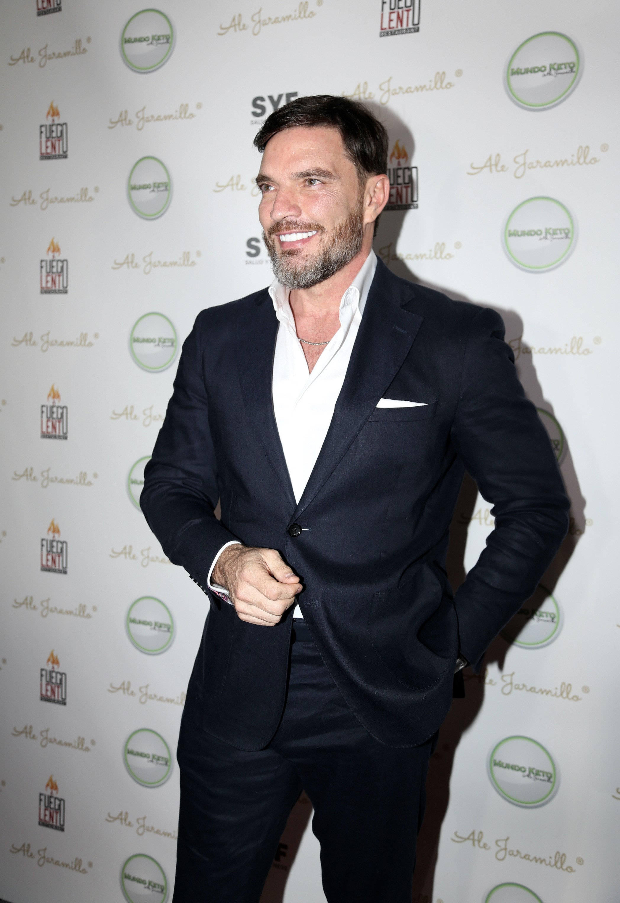 Julián Gil abandona el reality show 'La Isla Desafío Extremo'.