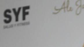 Julián Gil pierde un diente.