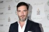 Julián Gil pierde un diente.