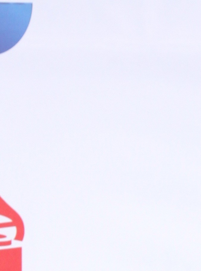 Nicolás Vallejo-Nájera y Paulina Rubio en la alfombra verde del Latin Grammy 2011.