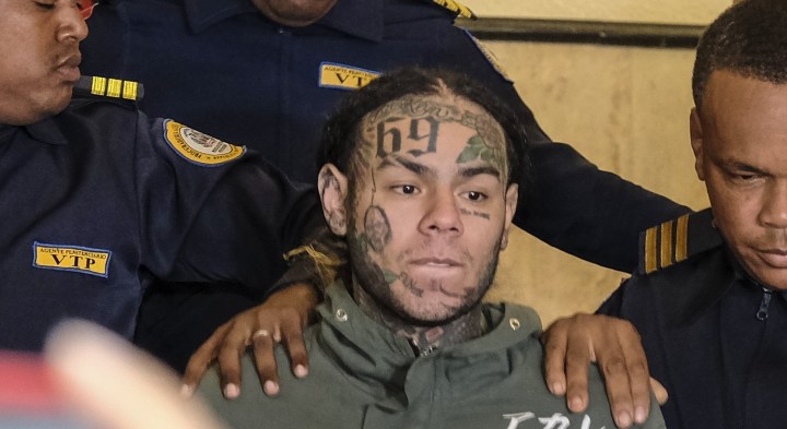 Tekashi 6ix9ine reapareció con nuevo look.