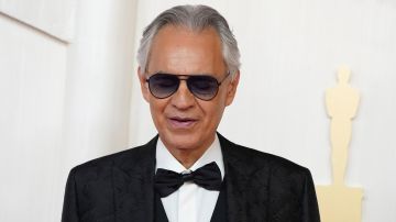 Andrea Bocelli es ciego debido a un terrible accidente cuando era niño.