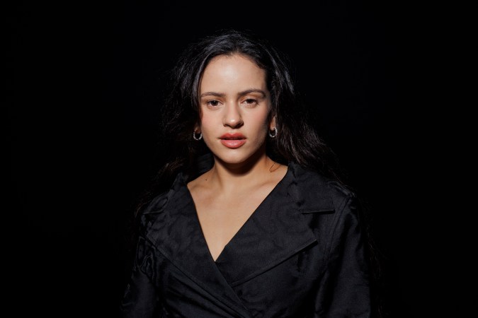 Rosalía termina su relación amorosa con Jeremy Allen White.