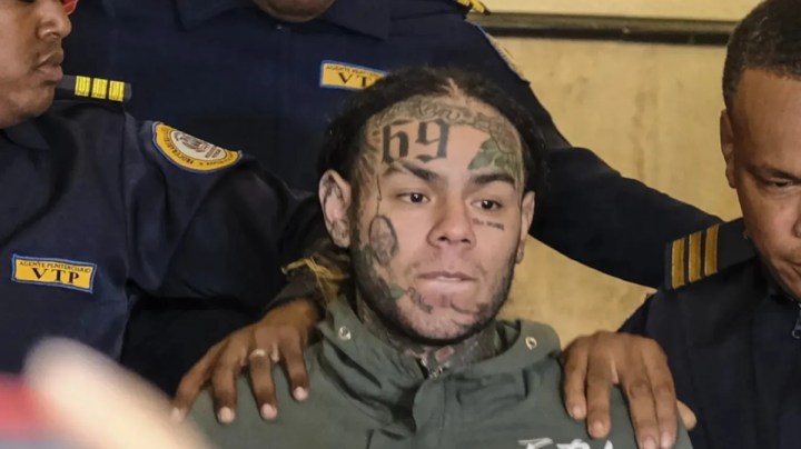 Autoridades dominicanas tienen en la mira a Tekashi 6ixe9ine.