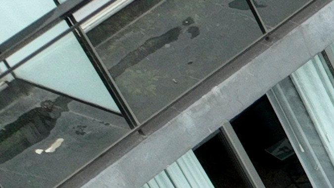 El patio del hotel donde Liam Payne fue encontrado muerto tras caer del balcón del tercer piso