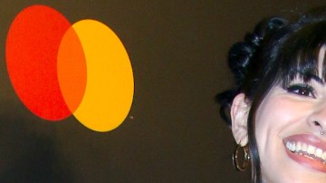 Cazzu desmiente a Ángela Aguilar: "Es mentira".