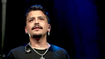 Mamá de Christian Nodal defiende al cantante de Pepe Aguilar.