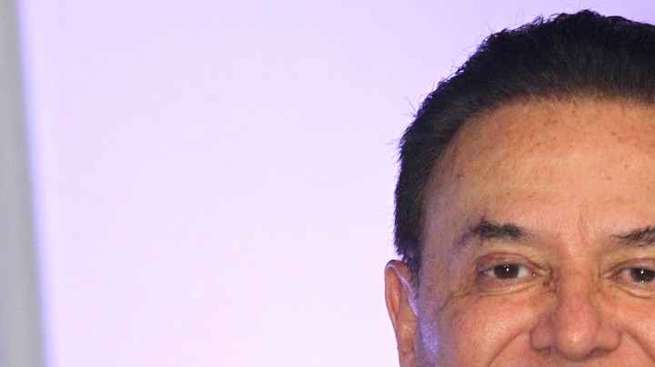Le recordaron a Mario Bezares su paso por la cárcel y así reaccionó.