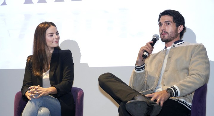 Alejandra Robles Gil y Chris Pazcal protagonizan 'Regalo de amor'.