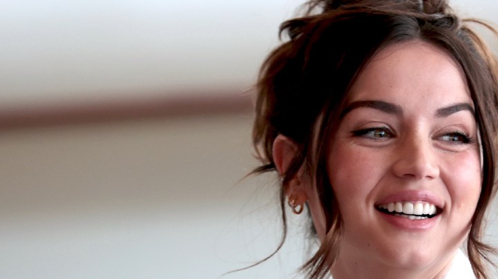 Ana de Armas tendría varios meses de noviazgo con el hijastro del presidente de Cuba.