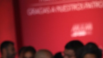 Ángela Aguilar y Nodal posan en la alfombra roja junto a Marc Anthony y Nadia Ferreira.