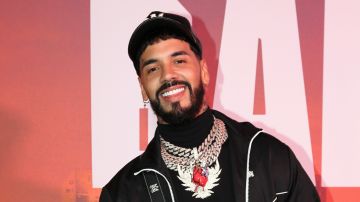 Anuel AA preocupa a sus fans por presentar síntomas preocupantes.