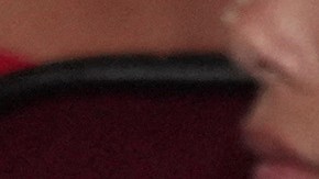 Benny Blanco y Selena Gómez están saliendo desde 2023.