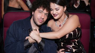 Benny Blanco y Selena Gómez están saliendo desde 2023.