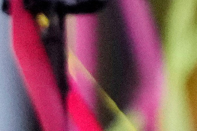 Chris Martin cayó del escenario durante presentación musical.