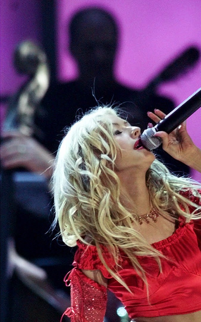 Christian Aguilera se convirtió en la primera artsita estadounidense en ser premiada con un Latin Grammy.