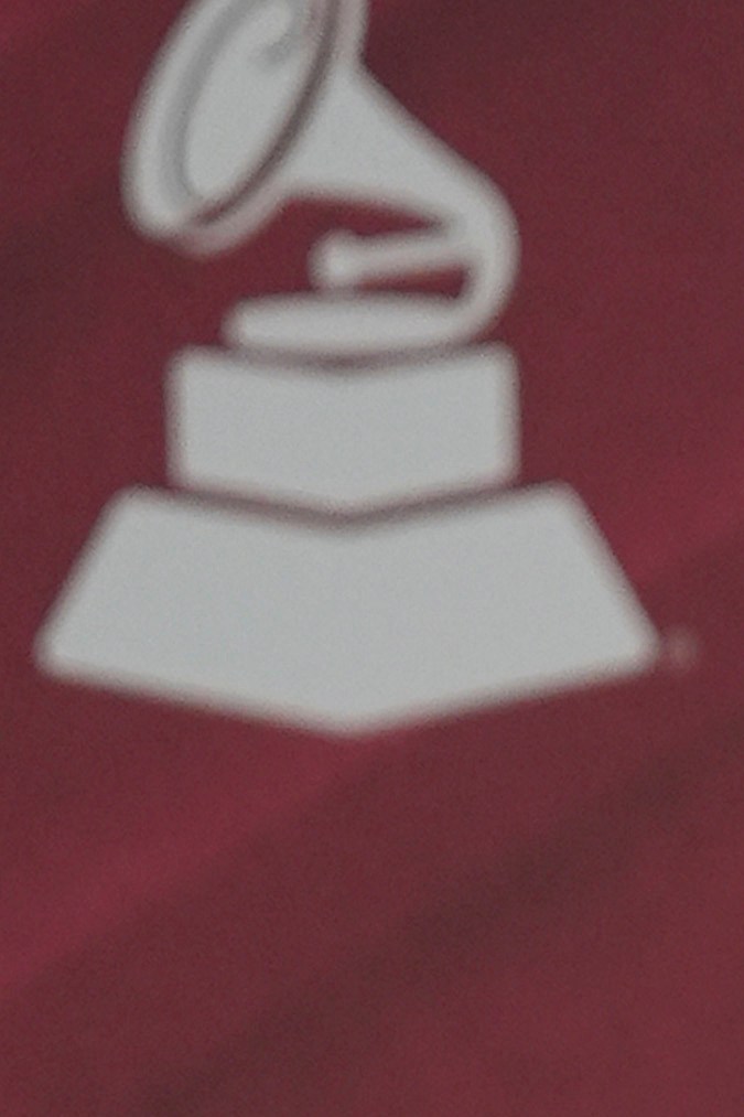 Camilo y Evaluna en la alfombra roja de los Latin Grammy 2024.