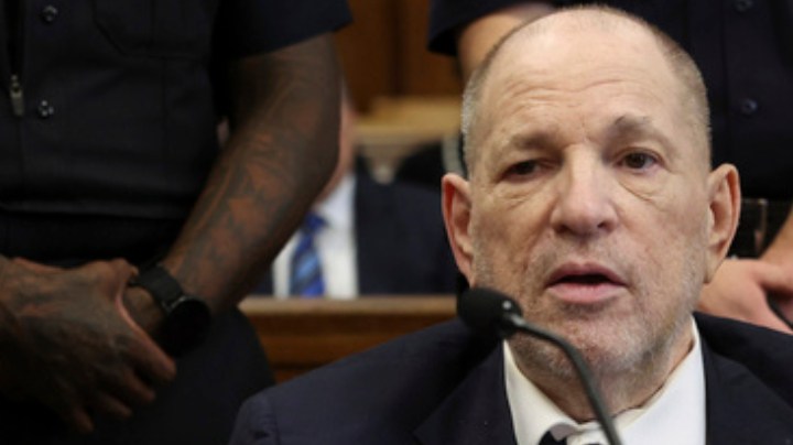 Equipo legal de Harvey Weinstein denunció condiciones inhumanas en la cárcel de NY.
