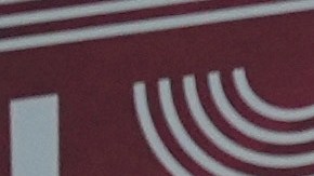 Karol G y Juanes en la alfombra roja de los Latin Grammy 2024.