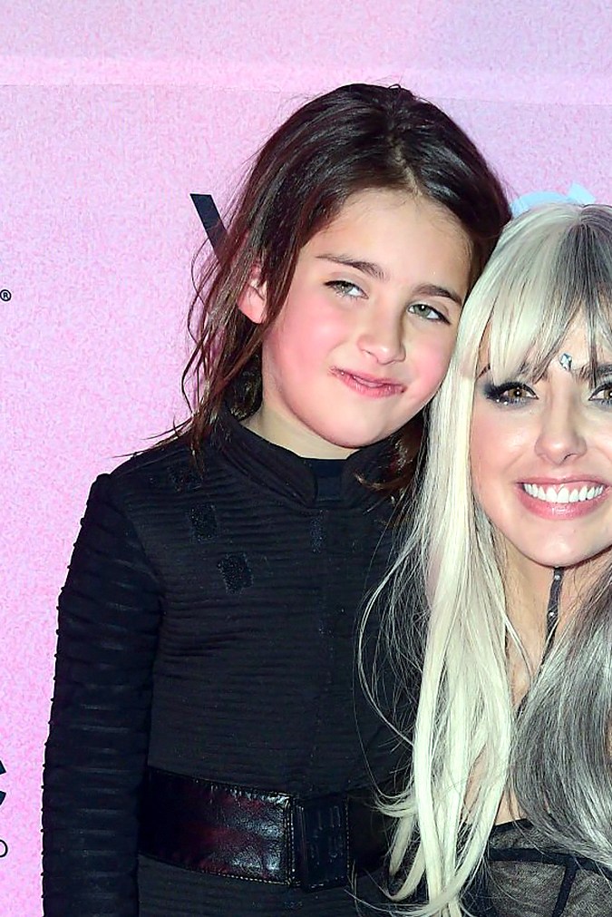 Michelle Renaud junto a su hijo Marcelo.