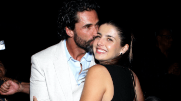 Michelle Renaud y Matías Novoa presentan a su hijo al mundo.