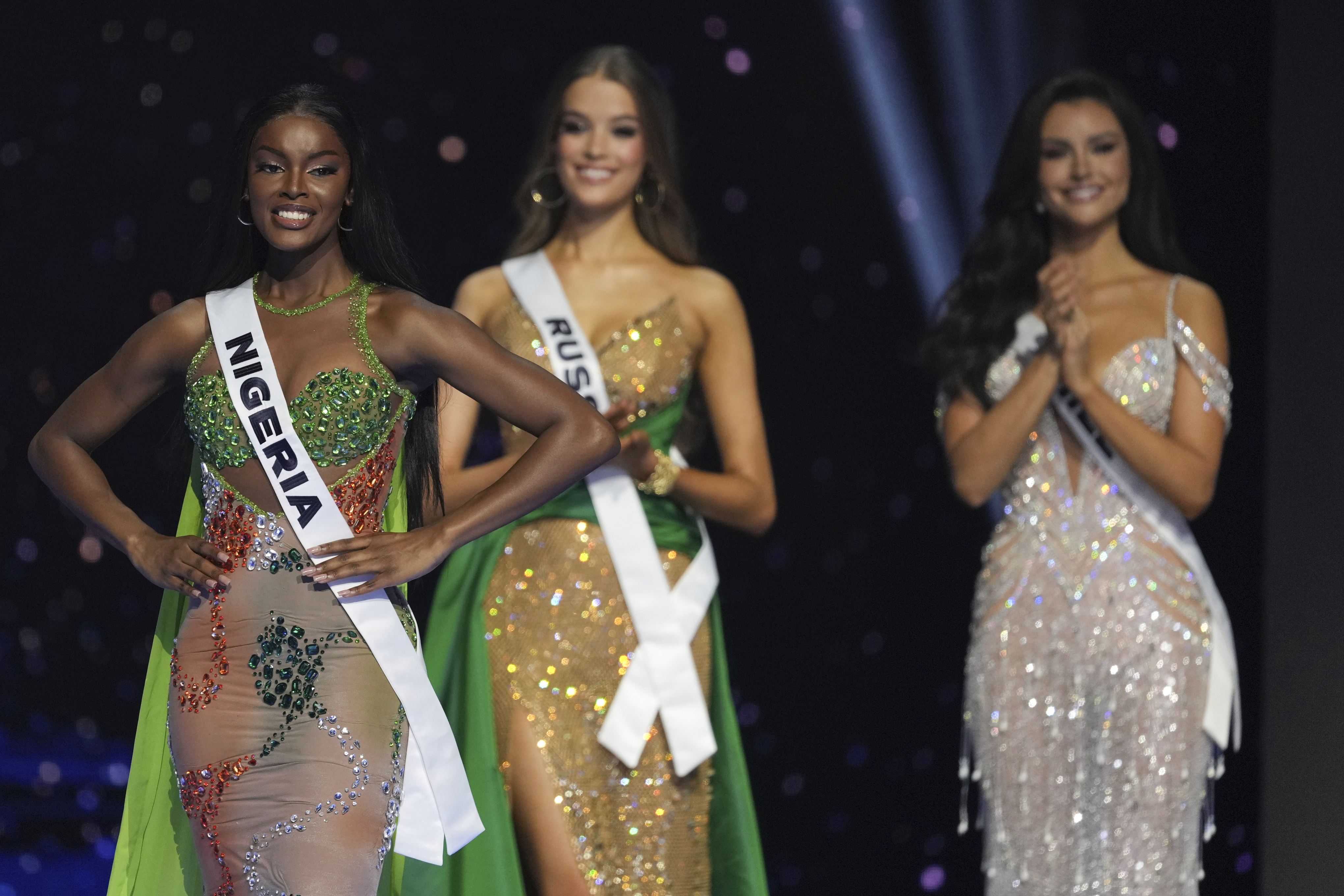 Miss Universo premió a otras candidatas del certamen con títulos de reinas.