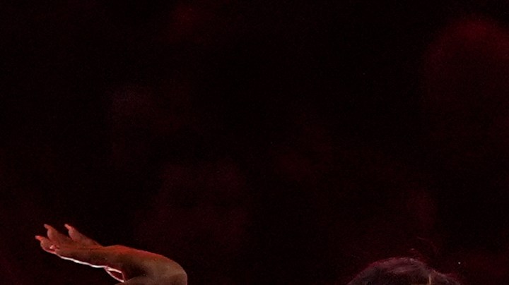 Shakira comienza su gira internacional en Latinoamérica.