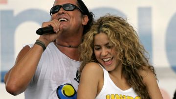 Shakira felicita a Carlos Vives por su homenaje a 'Persona del año' en los Latin Grammy 2024.