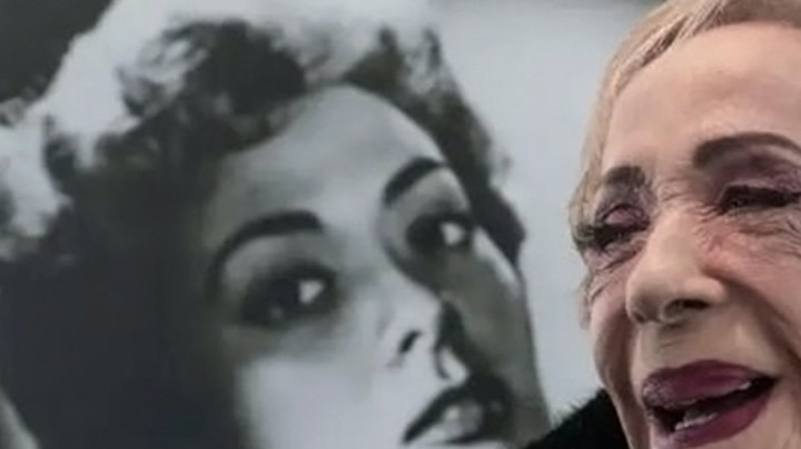 Silvia Pinal murió rodeada de sus familiares, según reportó la prensa mexicana.