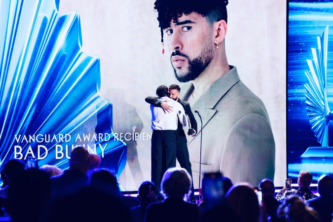 Desde SoundCloud hasta dominar los charts mundiales, Bad Bunny lanza su octavo álbum con 17 canciones inédita.