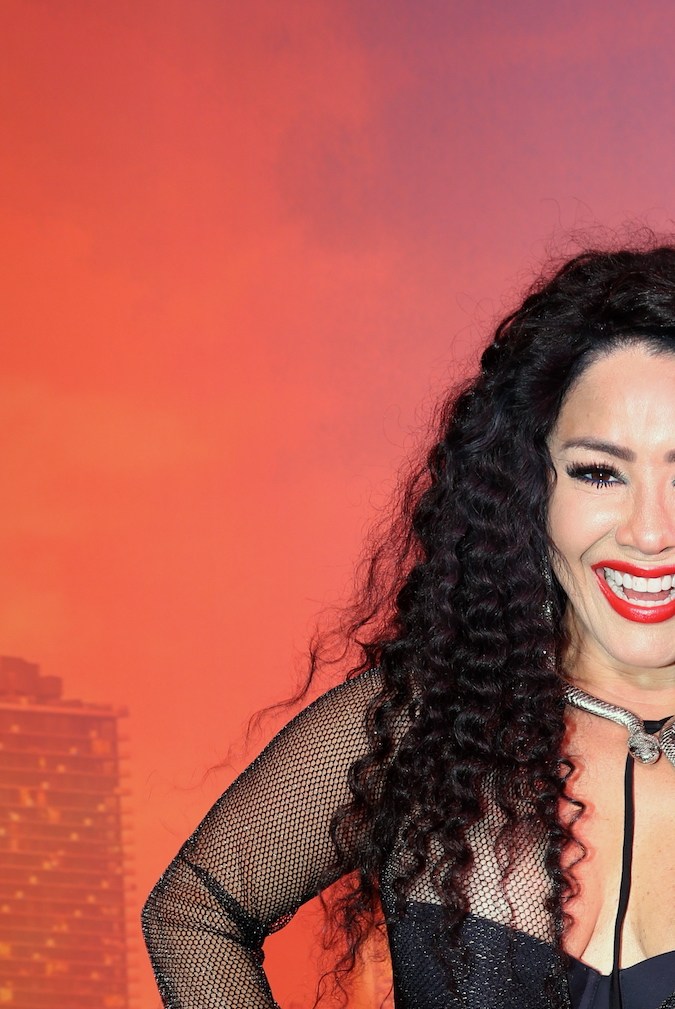 La influencer Carolina Sandoval deja a un lado la faja y luce más estilizada que nunca. Te contamos cómo lo logró.