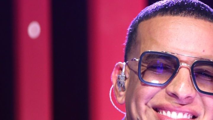 El romántico video de Daddy Yankee y Mireddys sobre su aniversario 28.