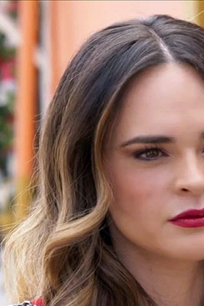 Telemundo apuesta por Fabiola Guajardo en La jefa. Conoce la historia de una mujer fuerte que enfrentará el mundo del crimen para proteger lo que ama.